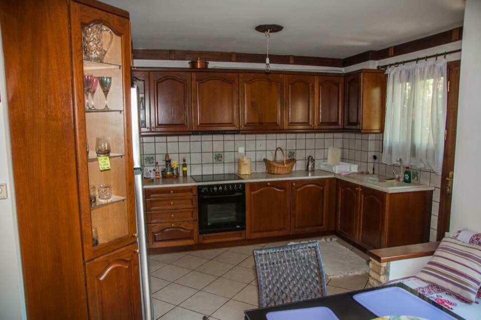 Dorothea'S Villa Platanos  Exterior photo