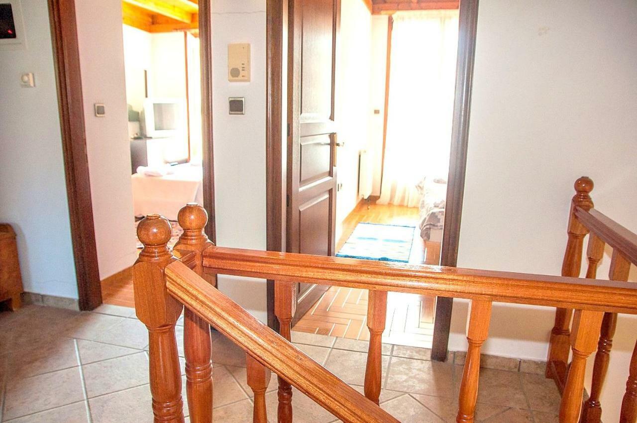 Dorothea'S Villa Platanos  Exterior photo